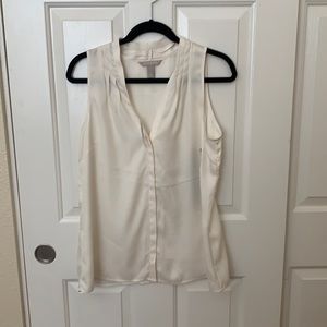 Banana Republic Size L Cream Patterned Blouse NWT